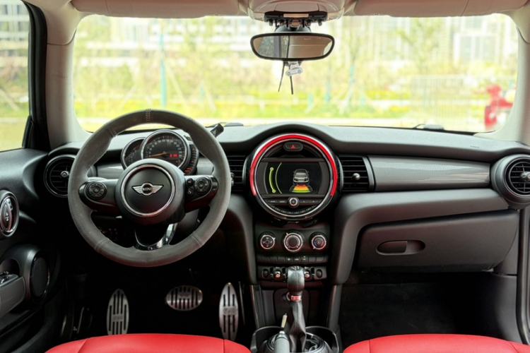Used MINI 2014 1.5T COOPER Fun Interior 3