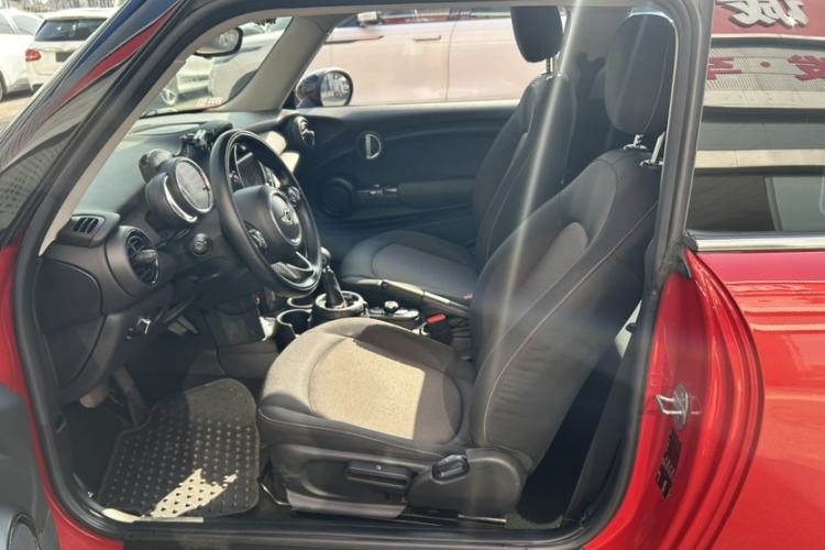 Used MINI 2014 1.5T COOPER Fun Interior 3