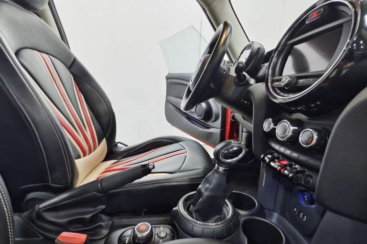 Used MINI 2014 1.5T COOPER Fun Interior 3