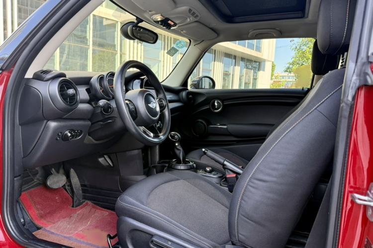 Used MINI 2014 1.5T COOPER Fun Interior 3