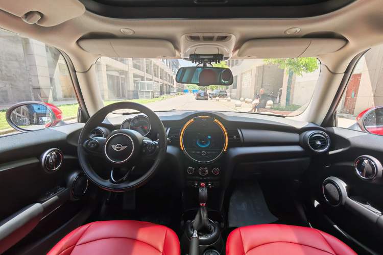 Used MINI 2014 1.2T ONE+ Interior 3
