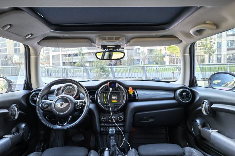 Used MINI 2014 1.5T COOPER Excitement Interior 4