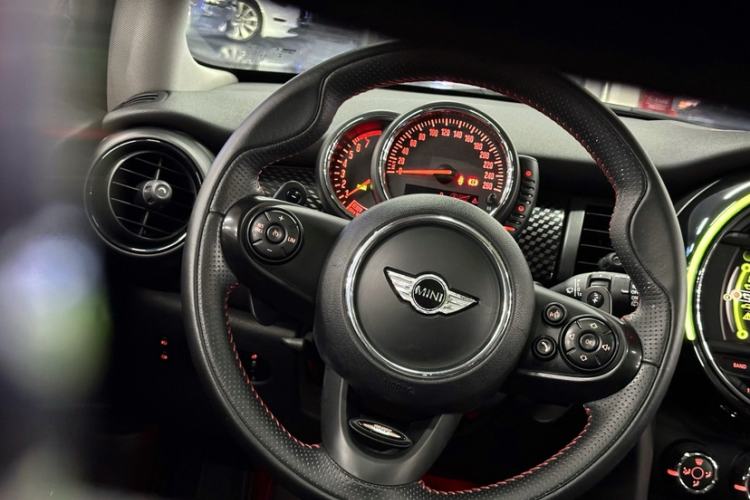 Used MINI 2014 2.0T COOPER S Fun Interior 4