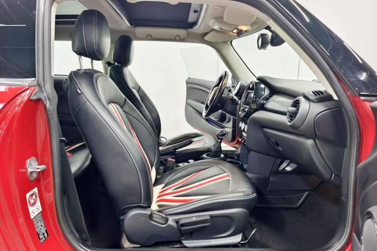 Used MINI 2014 1.5T COOPER Fun Interior 4