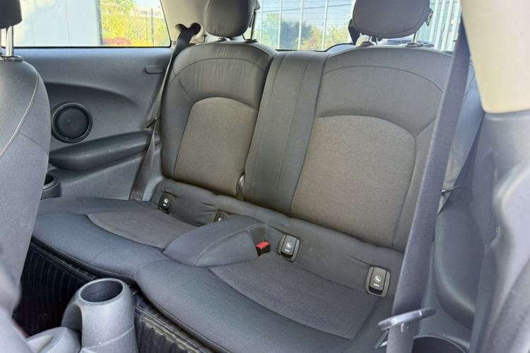 Used MINI 2014 1.5T COOPER Fun Interior 4