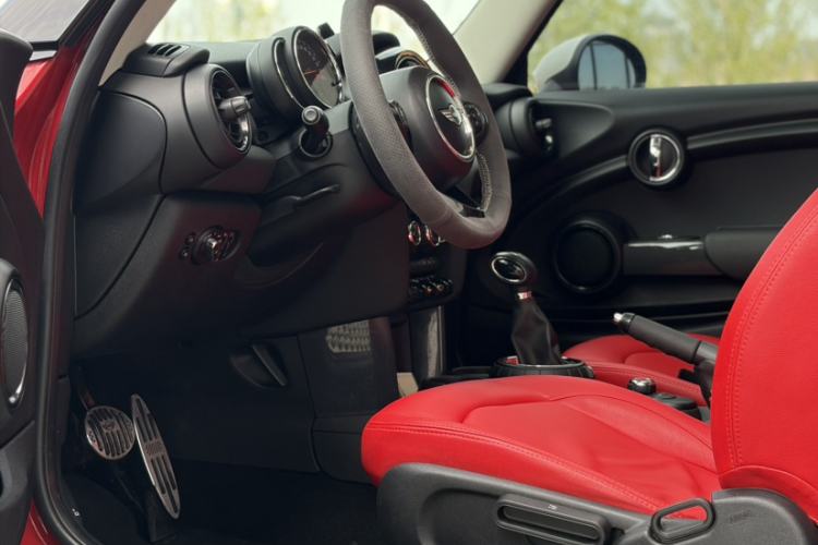 Used MINI 2014 1.5T COOPER Fun Interior 7