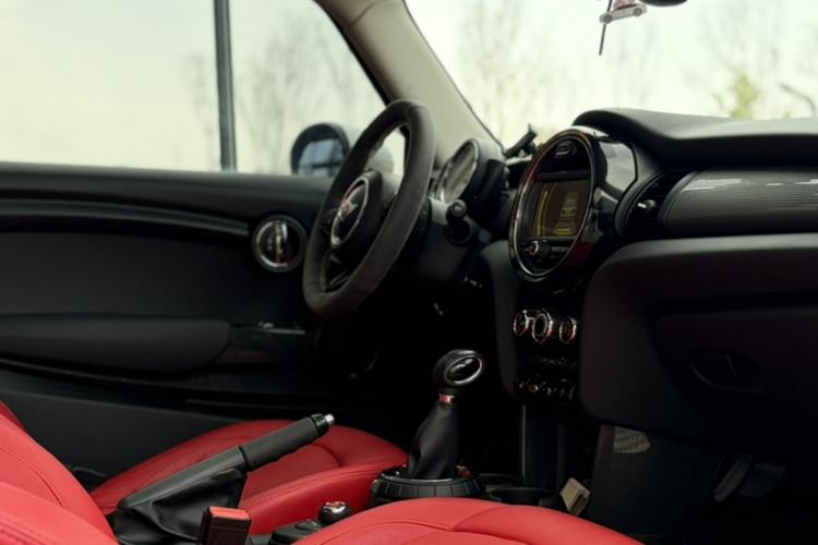 Used MINI 2014 1.5T COOPER Fun Interior 8