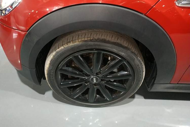 Used MINI 2014 2.0T COOPER S Fun Left Front Wheel Hub