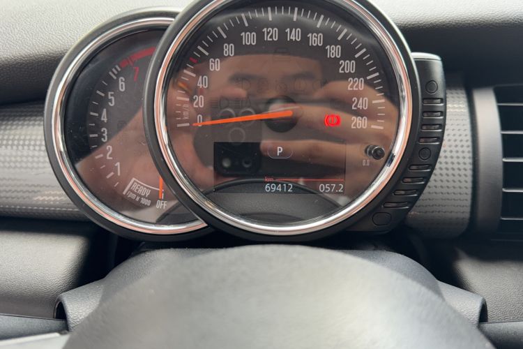 Used MINI 2014 1.5T COOPER Fun Odometer Close Up