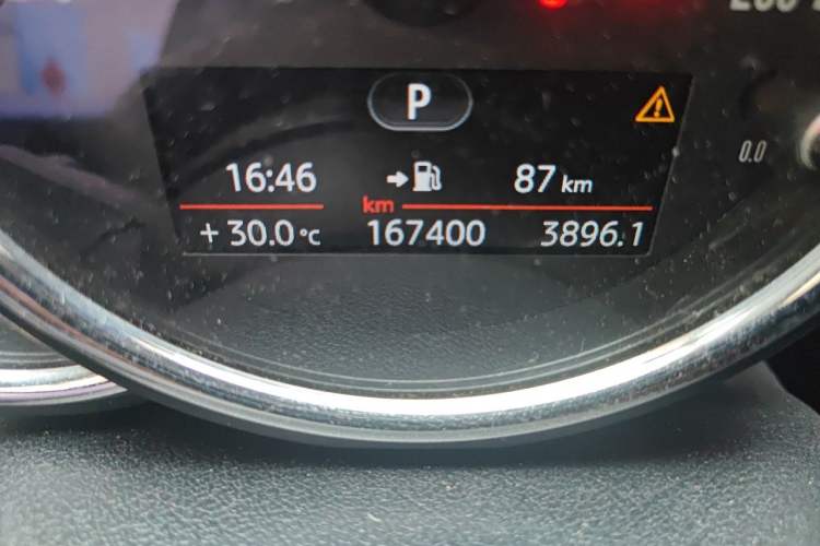 Used MINI 2014 1.2T ONE+ Odometer Close Up
