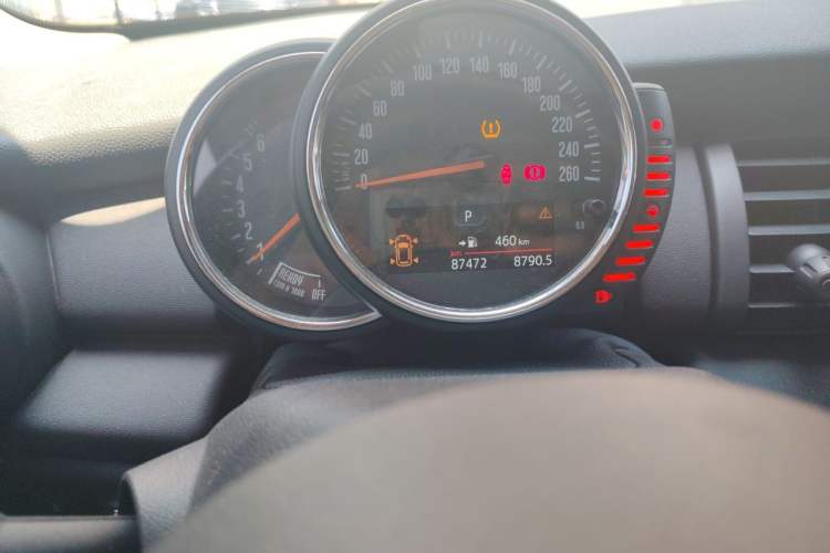 Used MINI 2014 1.2T ONE+ Odometer Close Up