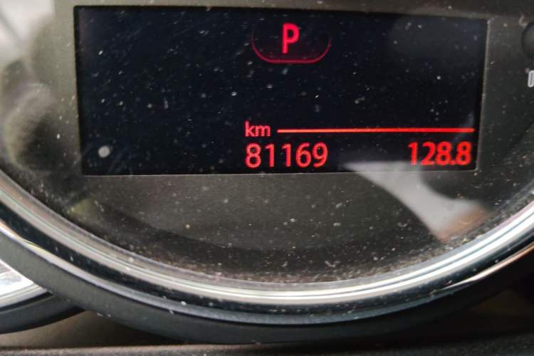 Used MINI 2014 1.2T ONE+ Odometer Close Up