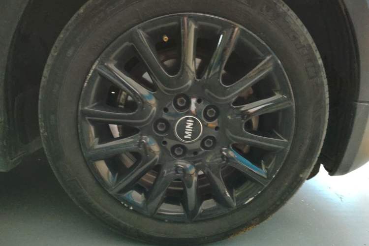 Used MINI 2014 1.2T ONE+ Right Front Wheel Hub