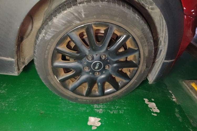 Used MINI 2014 1.2T ONE+ Right Front Wheel Hub