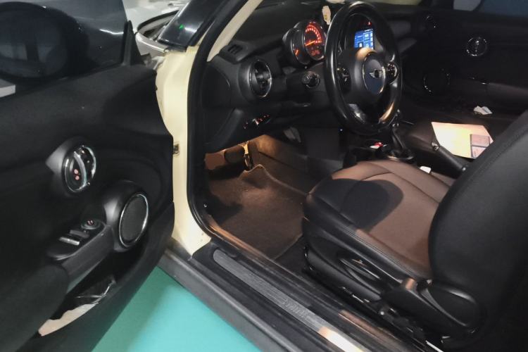 Used MINI 2014 1.2T ONE+ Driver Seat