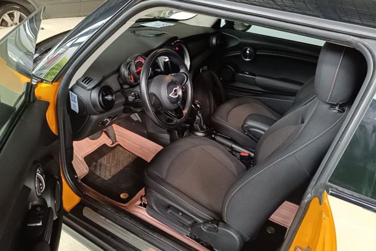 Used MINI 2014 1.2T ONE Driver Seat