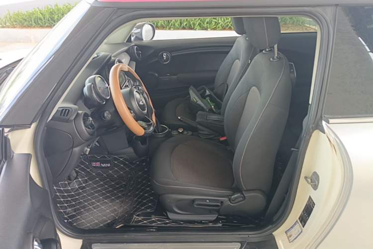 Used MINI 2014 1.5T COOPER Fun Driver Seat