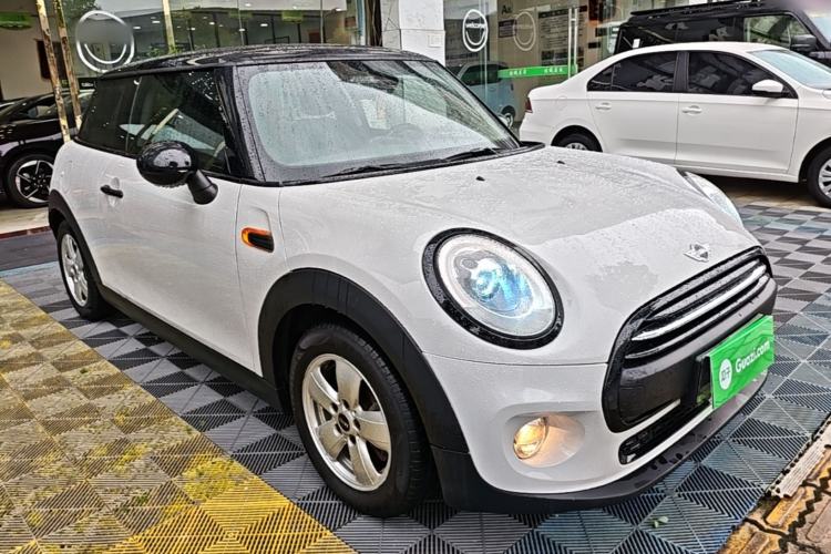 Used MINI 2014 1.2T ONE Front Right 45 Deg