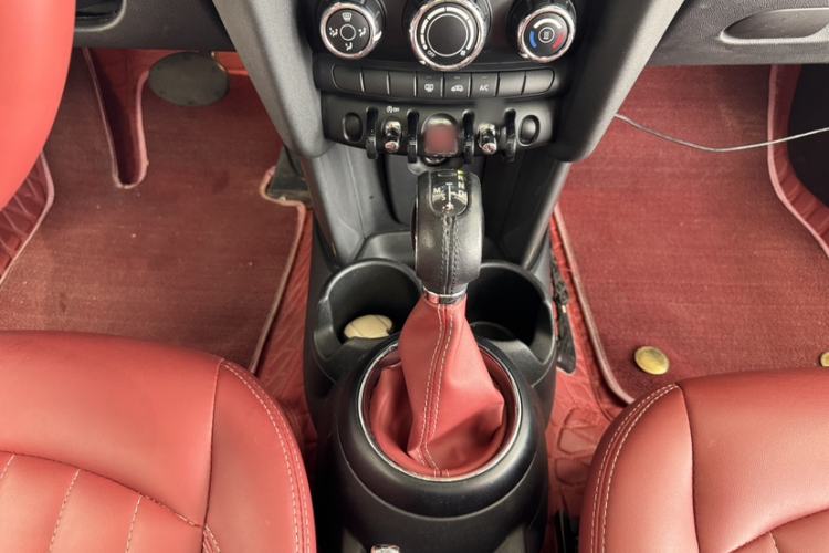 Used MINI 2014 1.2T ONE+ Interior 9