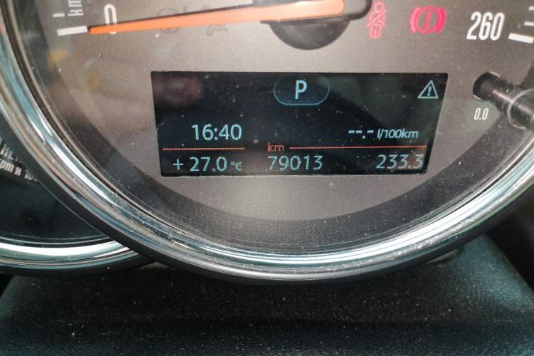 Used MINI 2014 1.5T COOPER Excitement Odometer Close Up