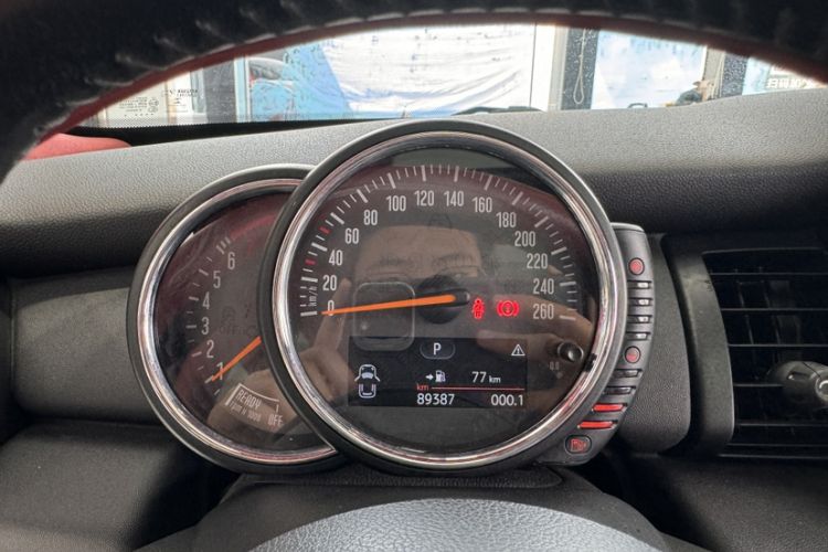 Used MINI 2014 1.2T ONE+ Odometer Close Up