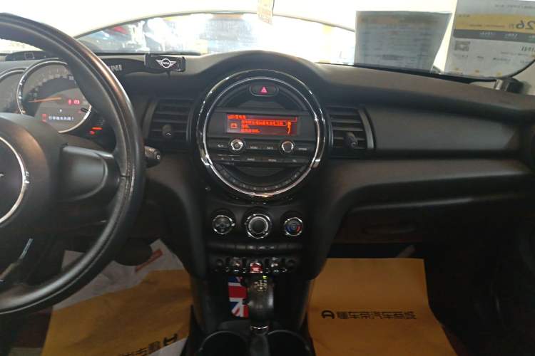 Used MINI 2014 1.2T ONE Audio And AC Panel