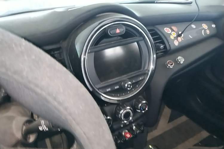 Used MINI 2014 1.5T COOPER Fun Audio And AC Panel