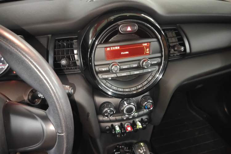 Used MINI 2014 1.2T ONE Audio And AC Panel