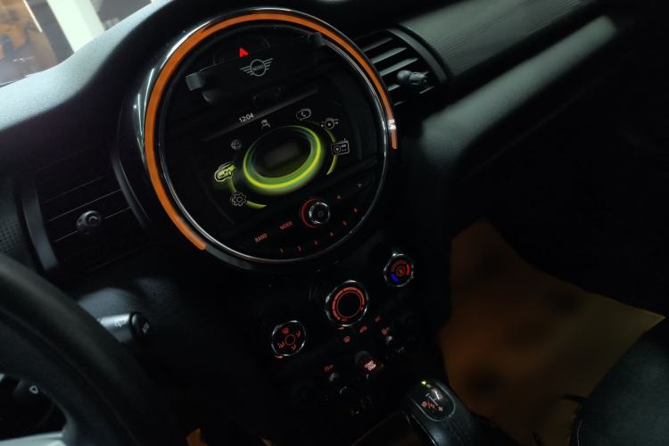 Used MINI 2014 1.5T COOPER Fun Audio And AC Panel