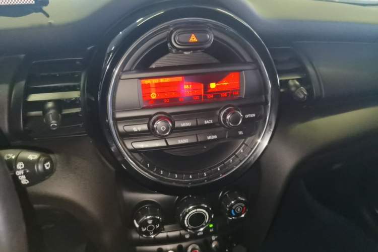 Used MINI 2014 1.2T ONE Audio And AC Panel