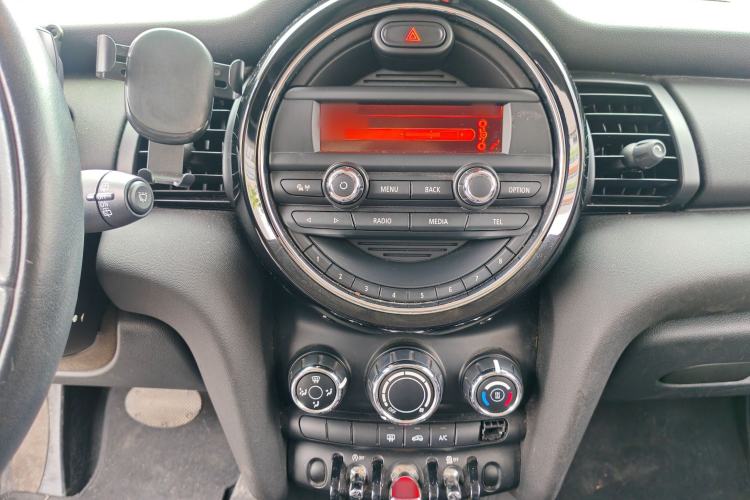 Used MINI 2014 1.2T ONE Audio And AC Panel