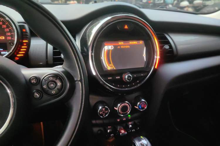 Used MINI 2014 1.5T COOPER Fun Audio And AC Panel