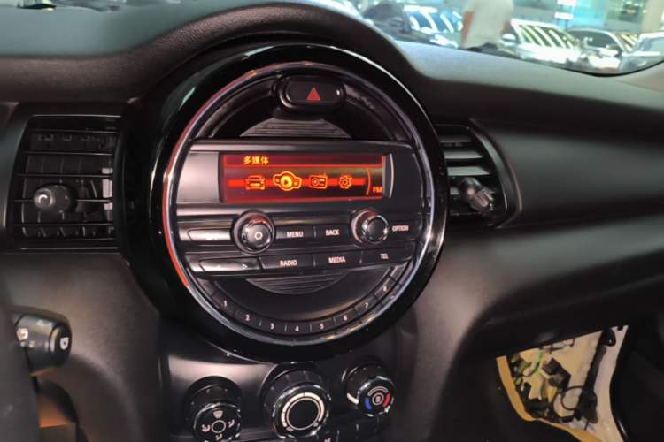 Used MINI 2014 1.2T ONE Audio And AC Panel