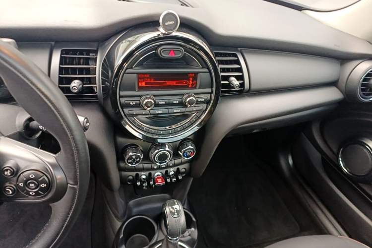 Used MINI 2014 1.2T ONE+ Audio And AC Panel