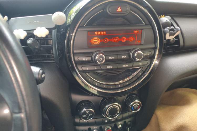 Used MINI 2014 1.2T ONE+ Audio And AC Panel