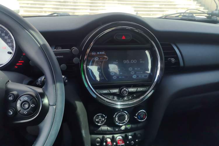Used MINI 2014 1.2T ONE+ Audio And AC Panel