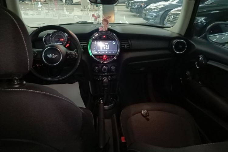 Used MINI 2014 1.2T ONE+ Center Console