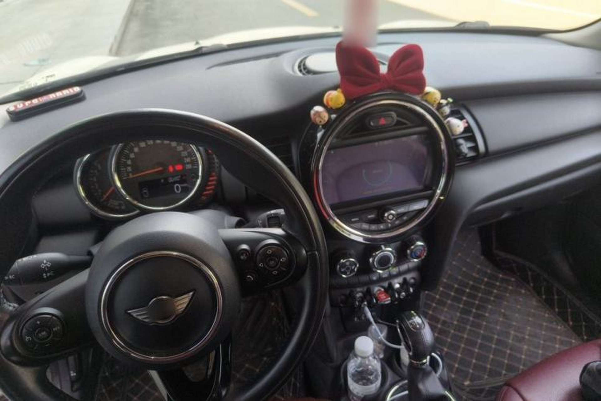 Used MINI 2014 1.2T ONE+ Center Console