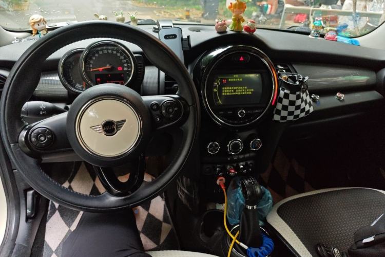 Used MINI 2014 1.5T COOPER Fun Center Console