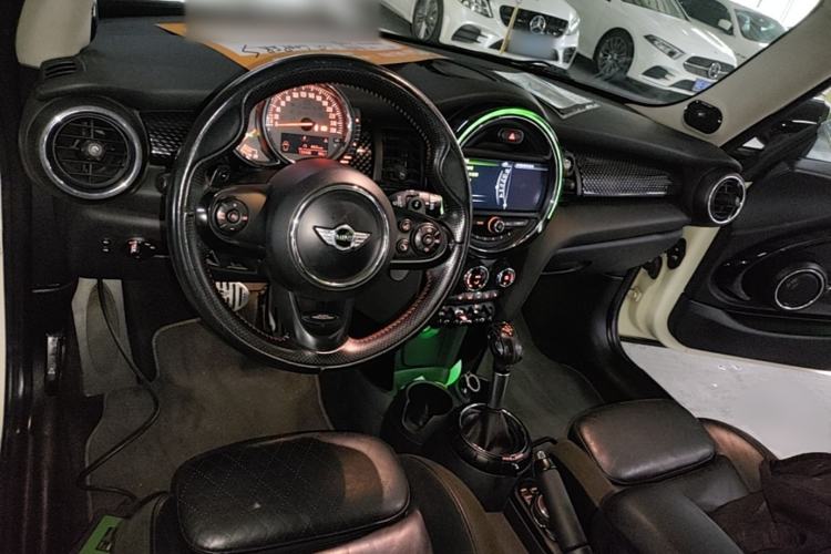 Used MINI 2014 2.0T COOPER S Excitement Center Console
