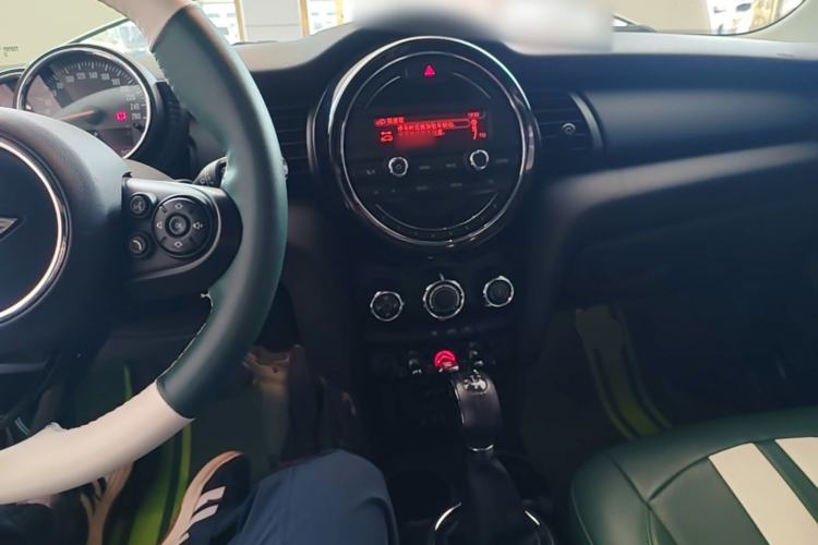Used MINI 2014 1.2T ONE+ Center Console