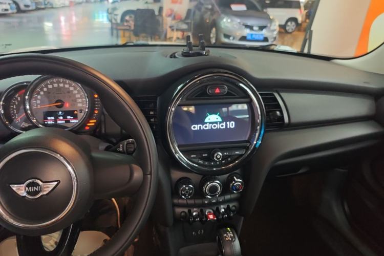 Used MINI 2014 1.2T ONE Center Console