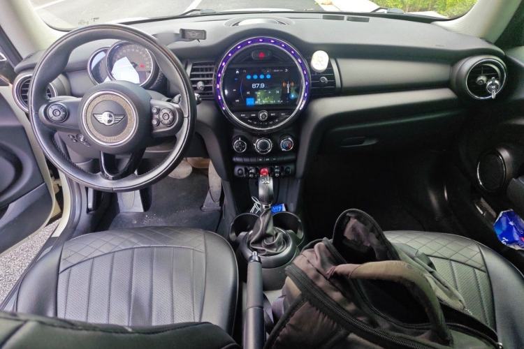 Used MINI 2014 1.2T ONE+ Center Console
