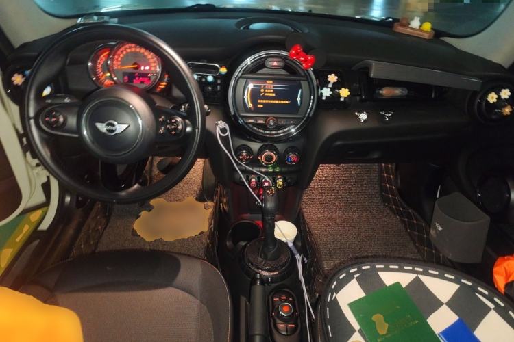 Used MINI 2014 1.5T COOPER Fun Center Console