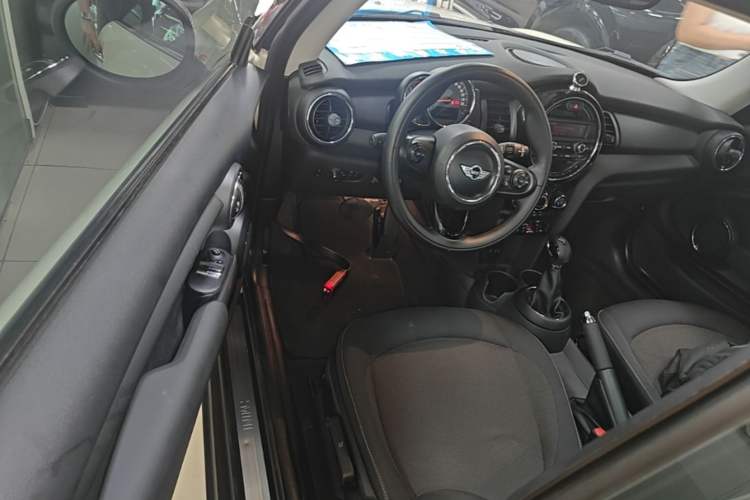 Used MINI 2014 1.2T ONE+ Driver Seat