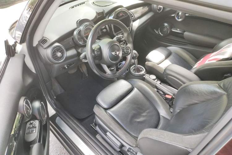 Used MINI 2014 2.0T COOPER S Excitement Driver Seat