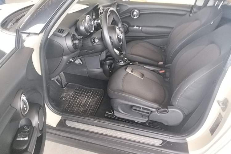 Used MINI 2014 1.5T COOPER Fun Driver Seat