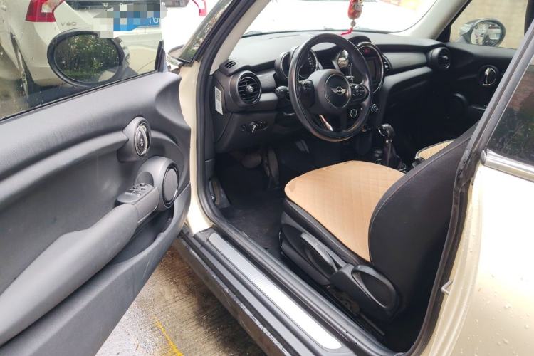 Used MINI 2014 1.5T COOPER Fun Driver Seat