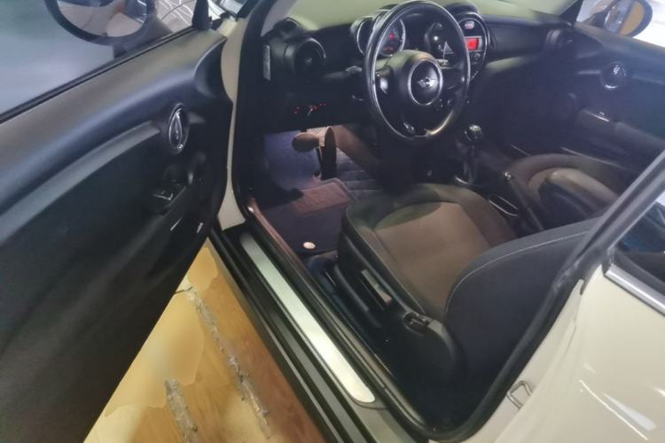 Used MINI 2014 1.2T ONE Driver Seat