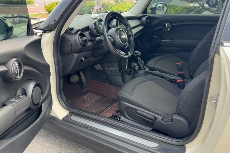 Used MINI 2014 1.5T COOPER Fun Driver Seat